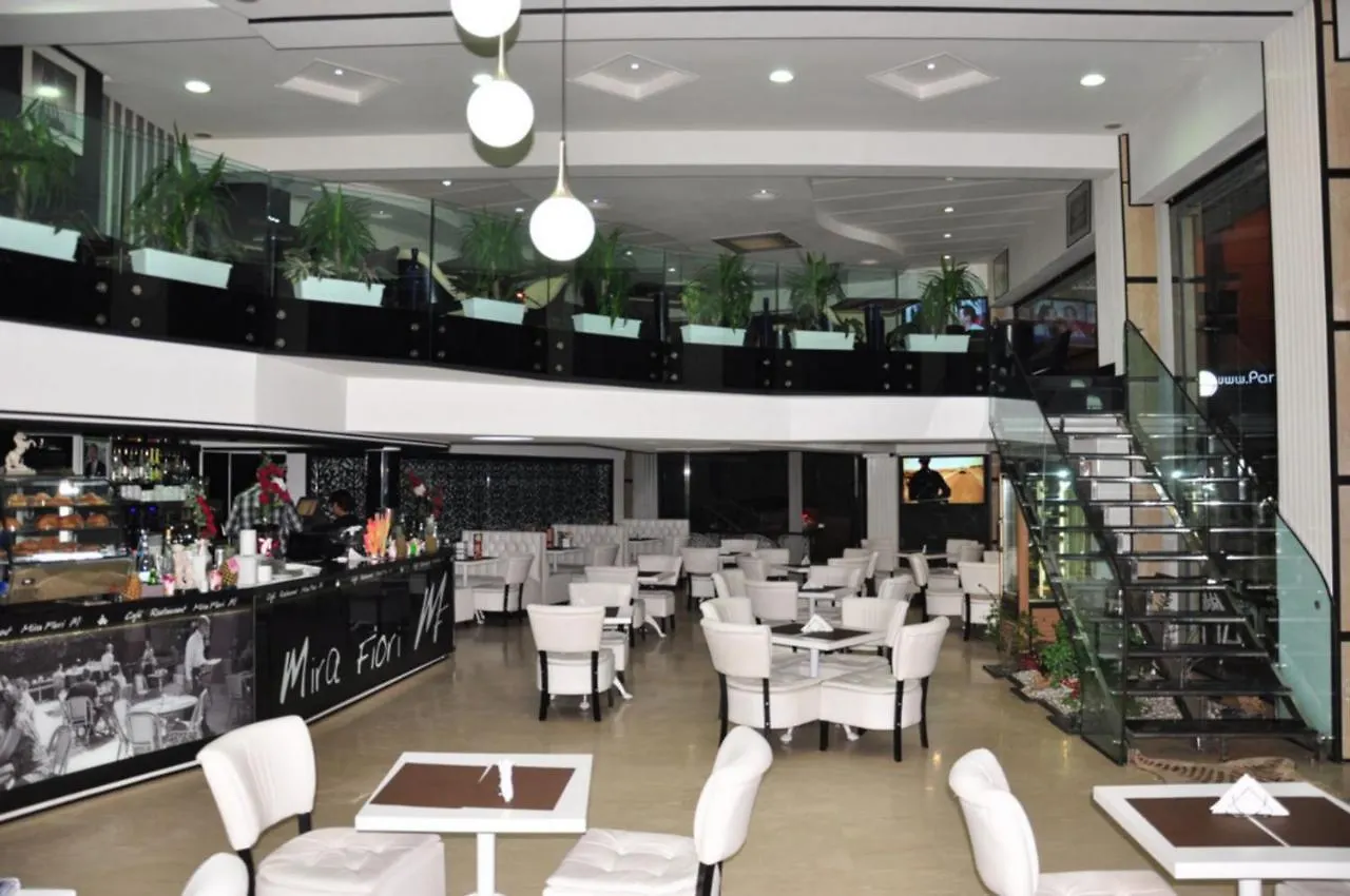 Val Fleuri Apartment With Balcony, Casablanca Morocco
